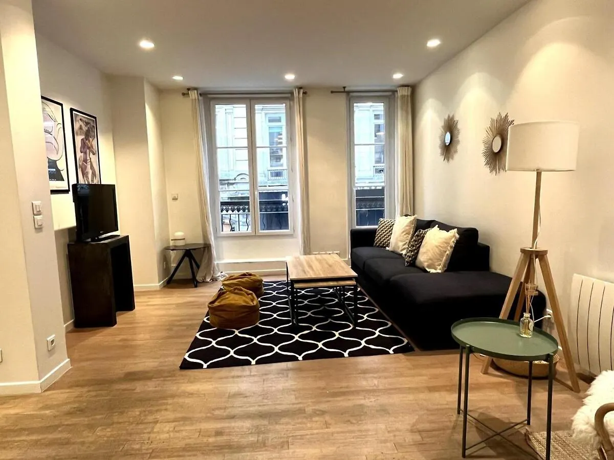 Goodguest Paris Montorgueil Bail Mobilite Apartment France