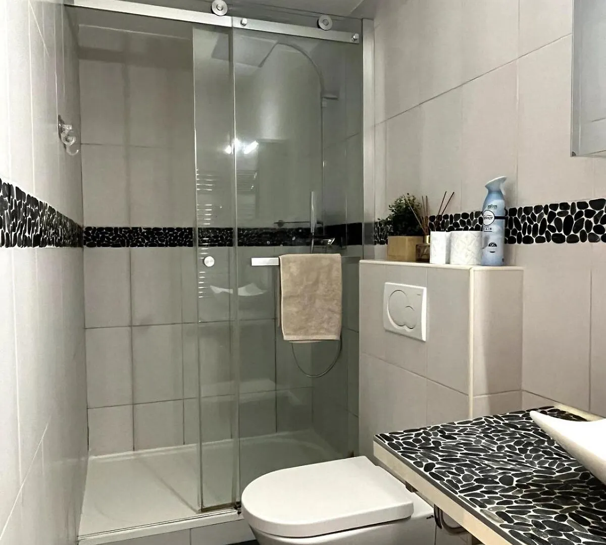 Goodguest Paris Montorgueil Bail Mobilite Apartment